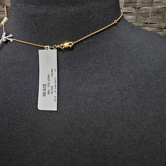 Daisy Necklace - Picture 5 of 6